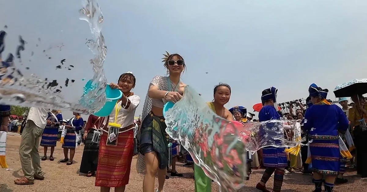 Water Splashing Festival — When 10,000 People Celebrate Together