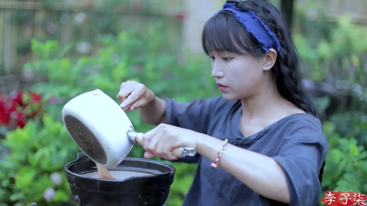 Dragon Boat Festival Through Liziqi's Eyes — Zongzi, Rice Fields, and a 2,000-Year Memory